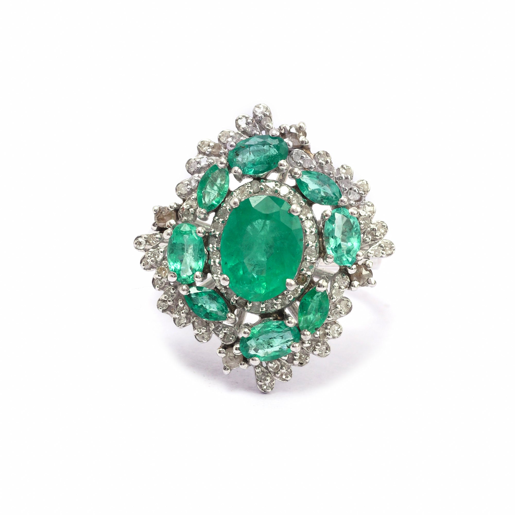 natural Emerald Gemstone & natural Diamond ring